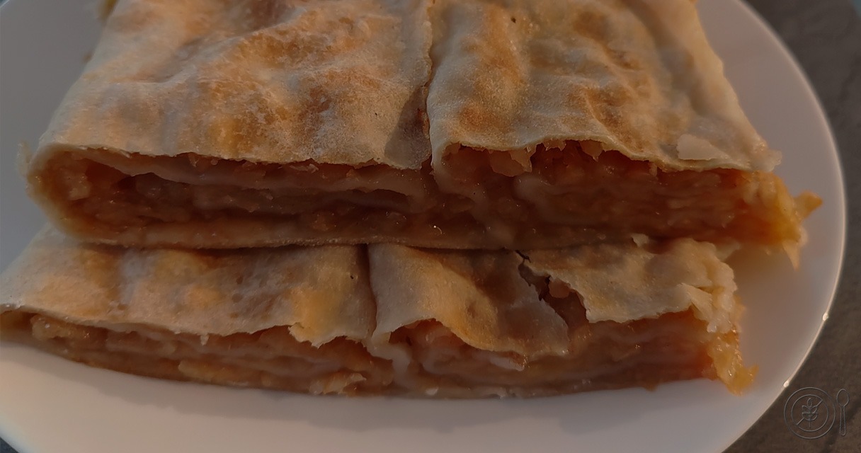 Brezglutenski jabolčni zavitek – preprosto, domače in popolnoma brez glutena