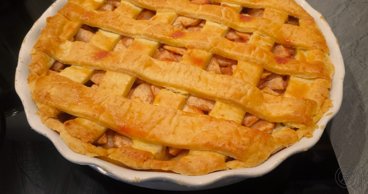 Brezglutenska jabolčna pita – topla, dišeča in popolnoma brez glutena