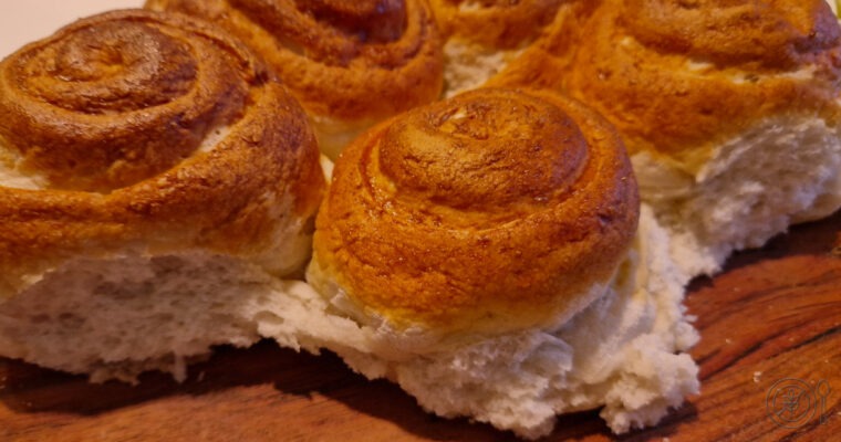 Mehke brezglutenske bombetke s tangzhong metodo – ko vzhajano in puhasto končno pomeni tudi brez glutena!