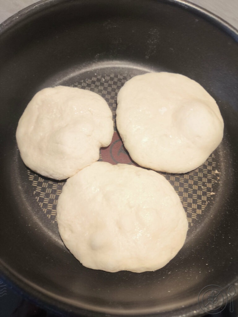 brezglutenski turški ploščati kruh galerija