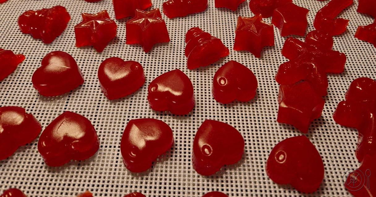 Domači gumi bomboni – mehki, žvečljivi, zdravi in sadno osvežilni!