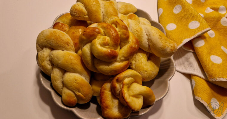 Mehke mlečne štručke brez glutena – super za ustvarjanje z otroki