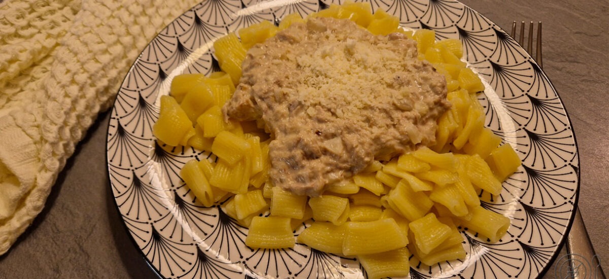 Brezglutenske testenine z belo tunino omako