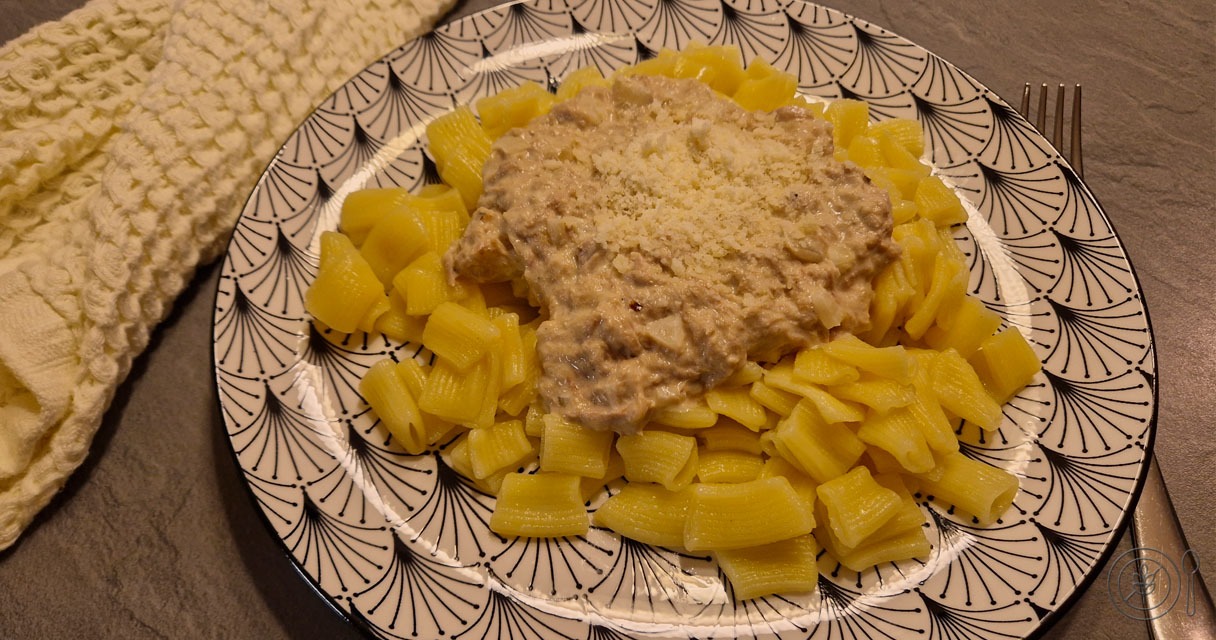 Brezglutenske testenine z belo tunino omako