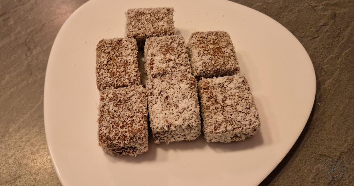 Brezglutenske kokosove kocke