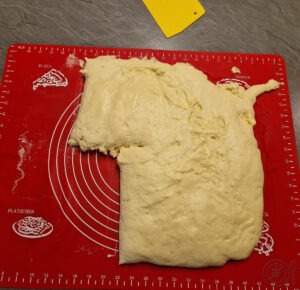 brezglutenske sendvic strucke brez oblikovanja testo razrezemo