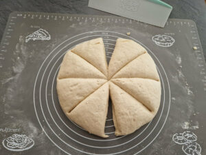 brezglutenske burger bombetke razdeljeno testo